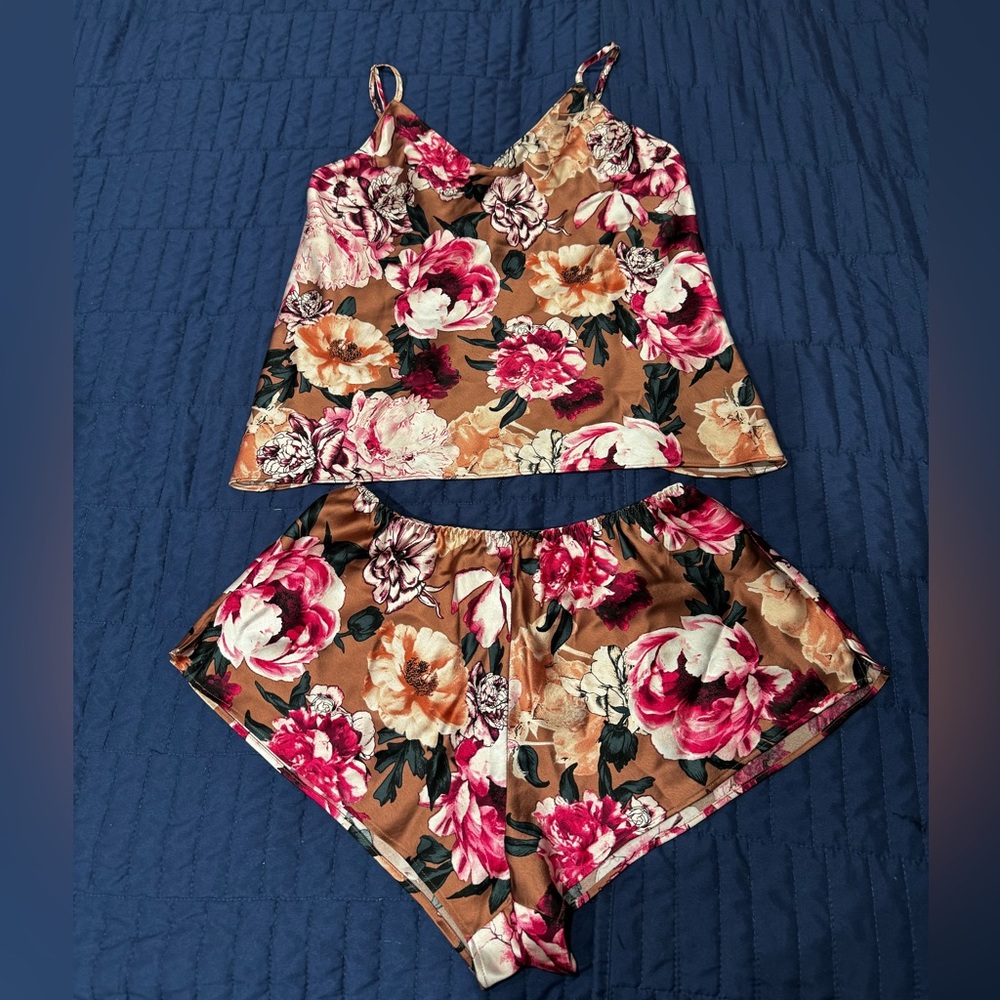 VS silky top and shorts sleep set- XS